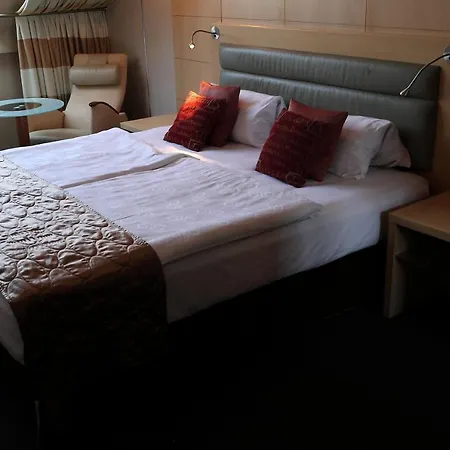 מלון דירות Katrina